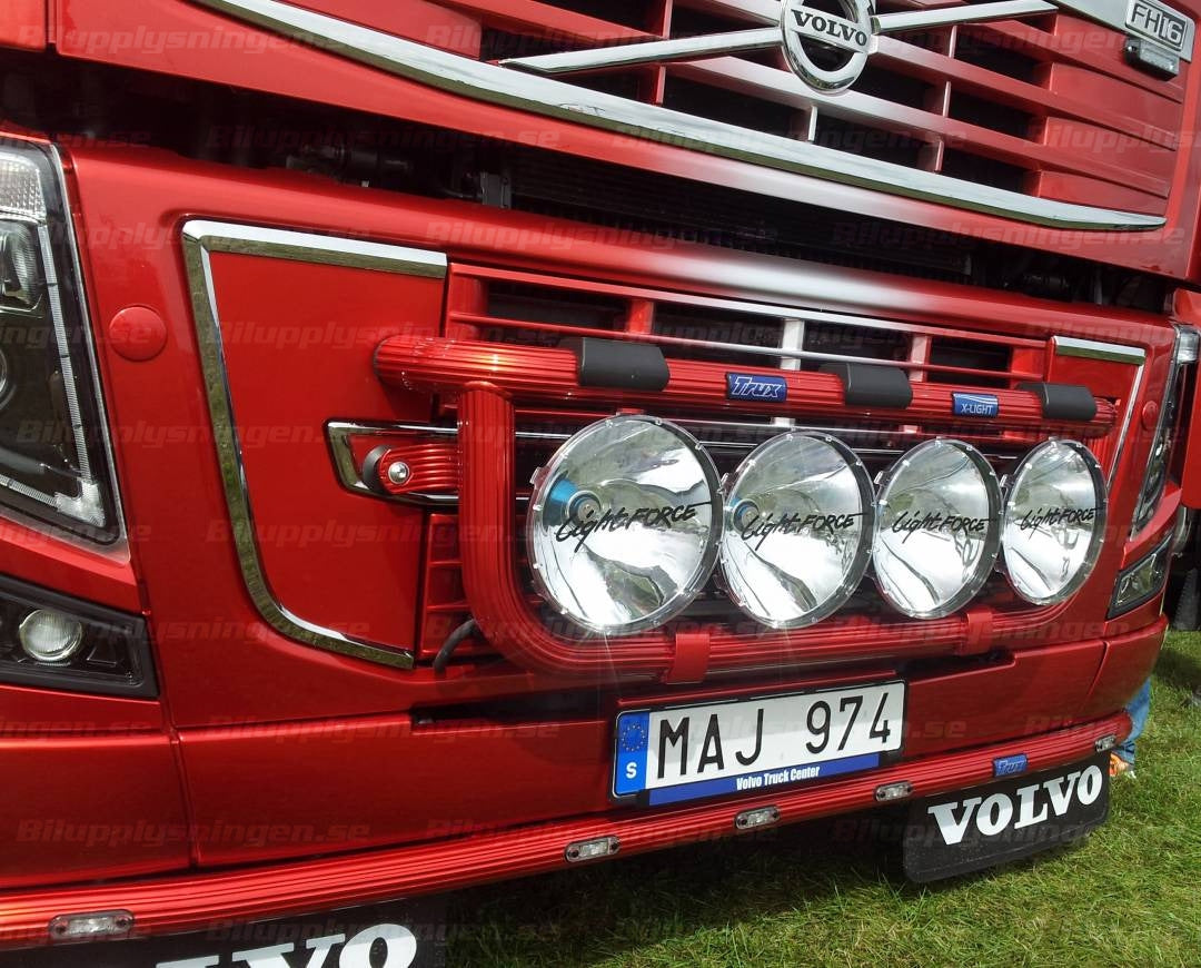 Lightforce 240 Blitz on a Volvo truck